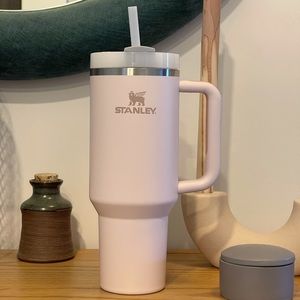 NEW Stanley Quencher H2.0 Flowstate 40 oz Tumbler *ROSE QUARTZ* NWT
